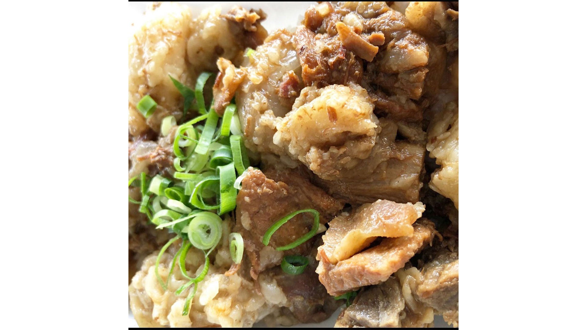 A5切り落とし牛すじ煮込み丼