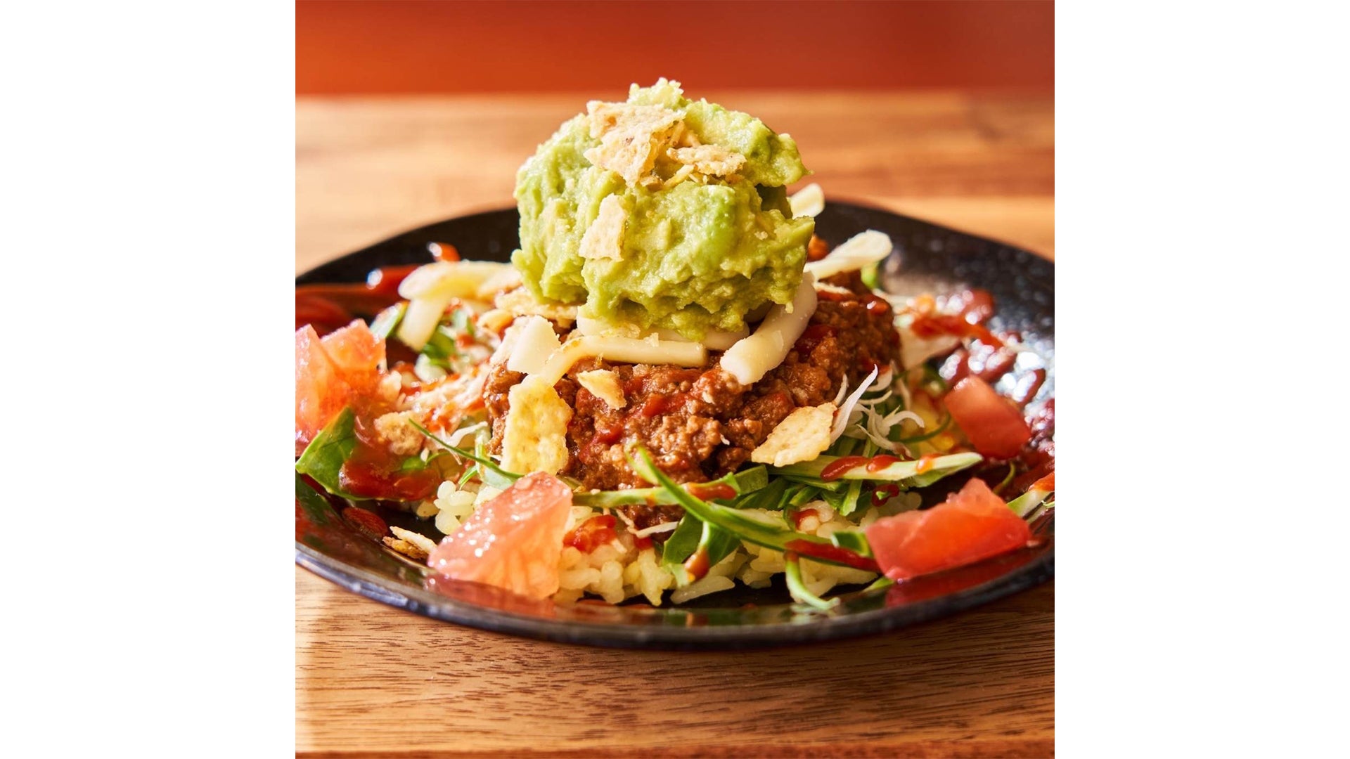 アボカド牛タンタコライス