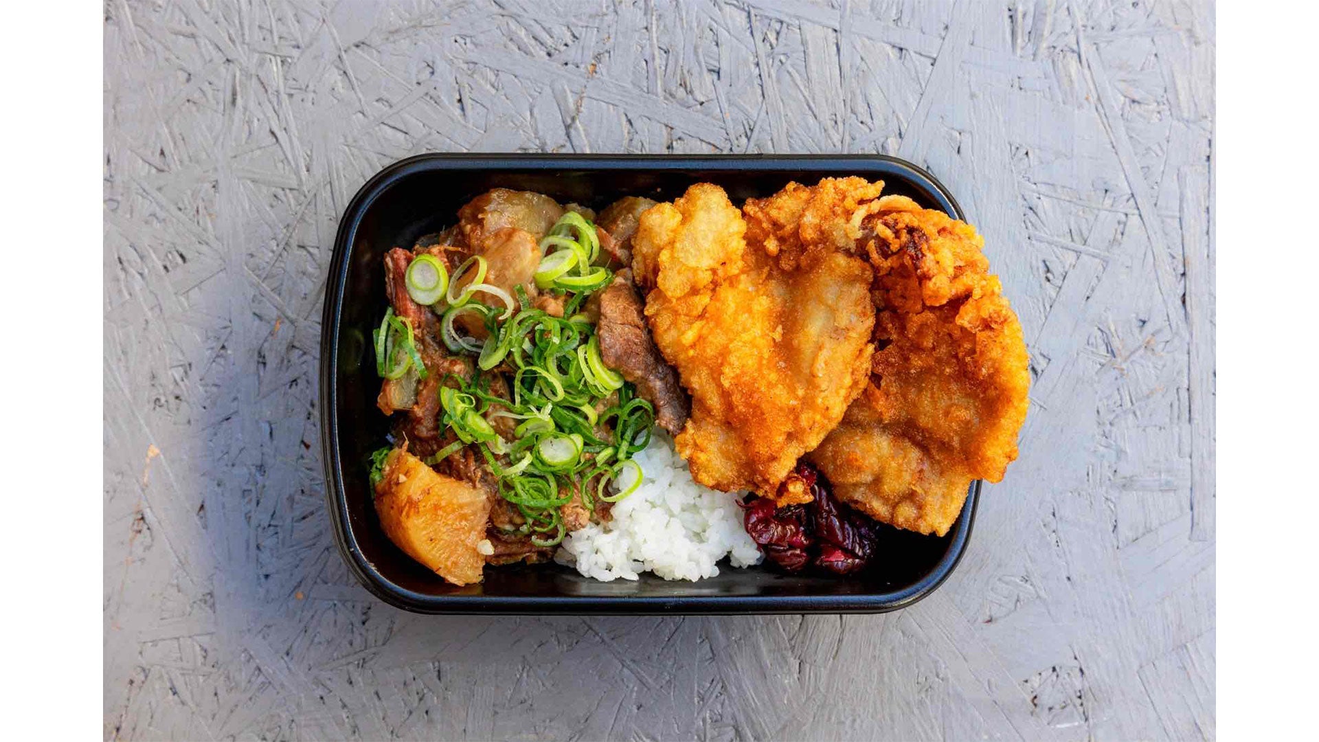 赤ねこコンボ丼