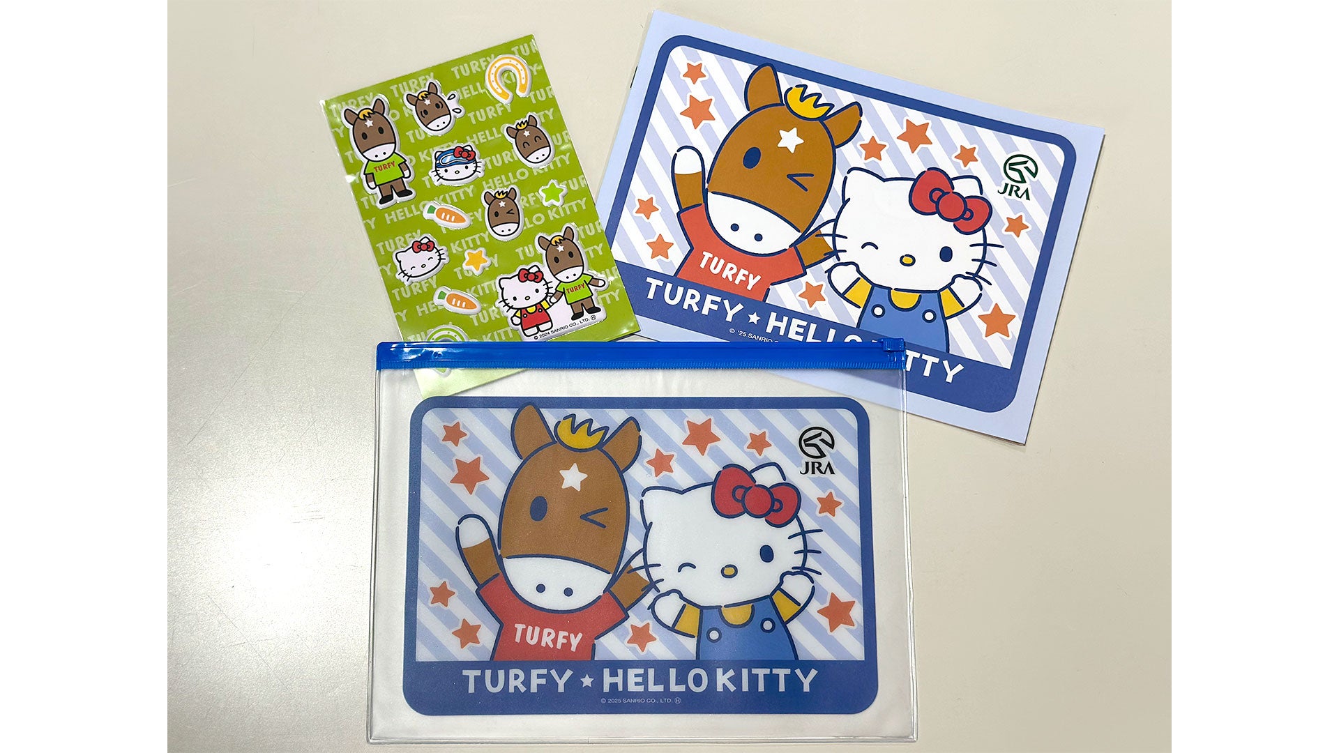 「ターフィー&ハローキティ」ビニールポーチ・ぷくぷくシール