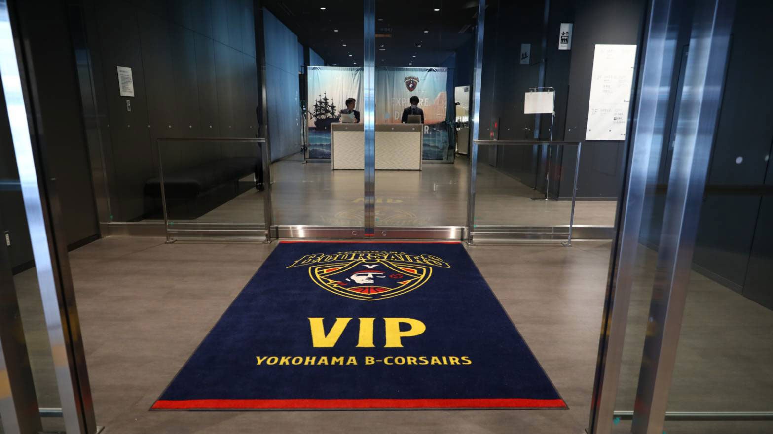VIPカウンター席、VIPソファ席①